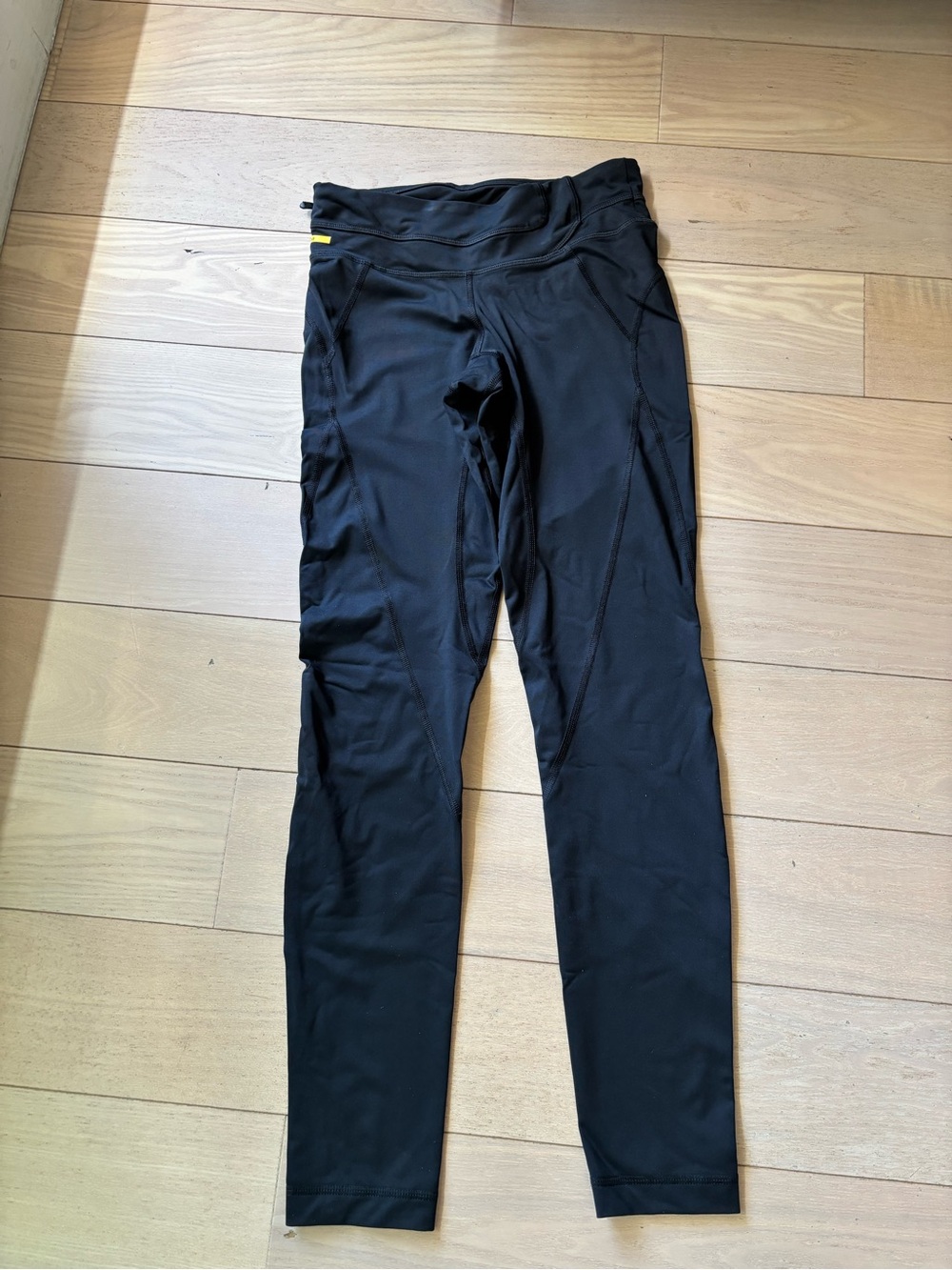 Black Lole Performance Leggings with Side Pocket and UPF 50 Sun Protection